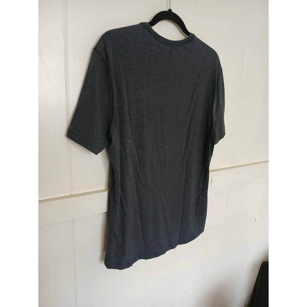 Lululemon 5 Year Basic V Updated Fit T Shirt Mens… - image 6